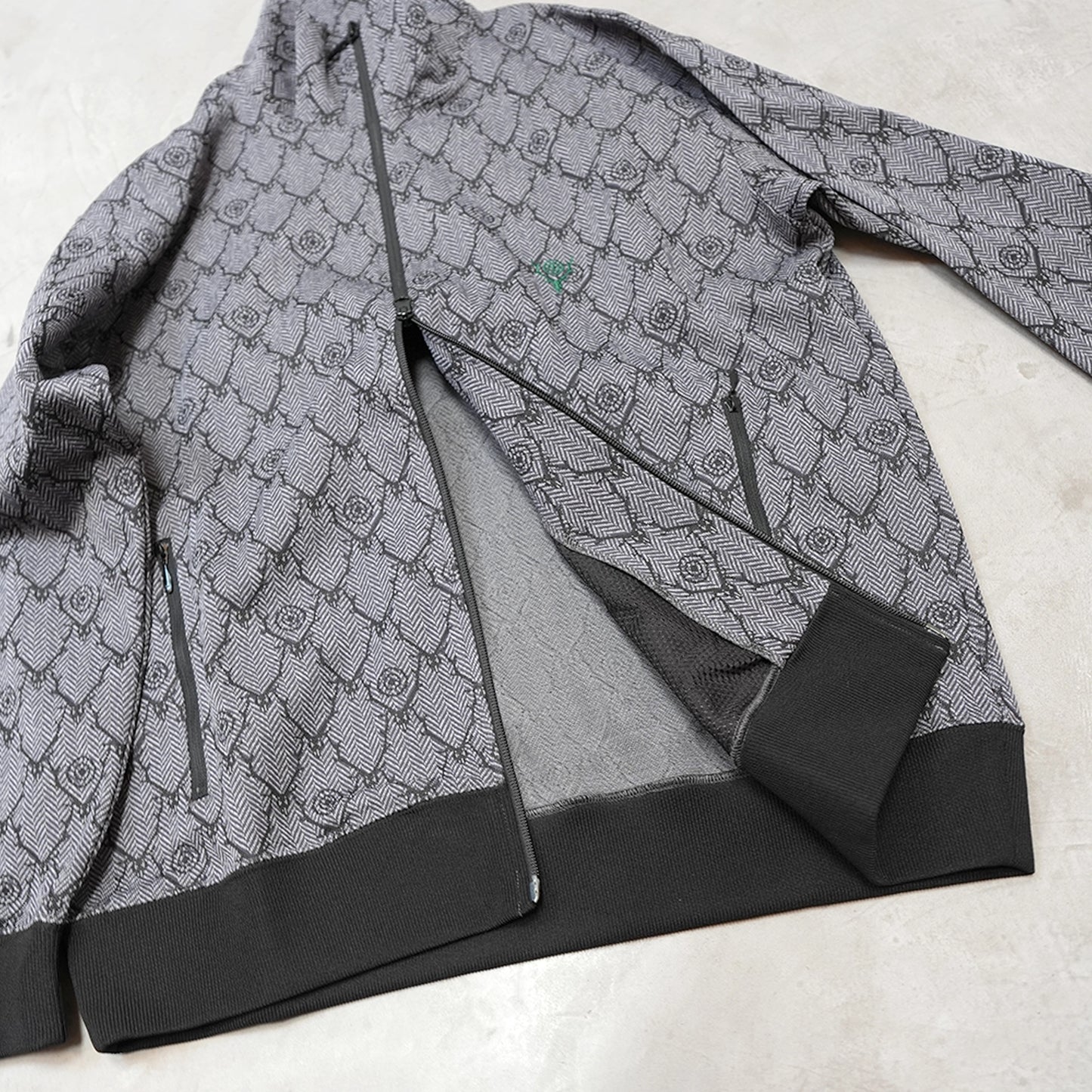 【South2 West8】サウスツーウエストエイト men's Trainer Jacket-Poly Jq./Skull&Target "Gray"