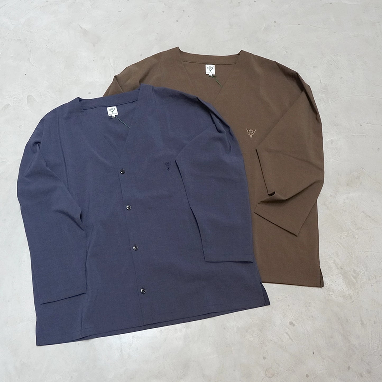 【South2 West8】サウスツーウエストエイト men's V-Neck Cardigan - Poly Oxford "2Color"