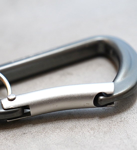 【Mountain Research】マウンテンリサーチ Carabiners "アルマイト・ステルスブラック" ※ネコポス可