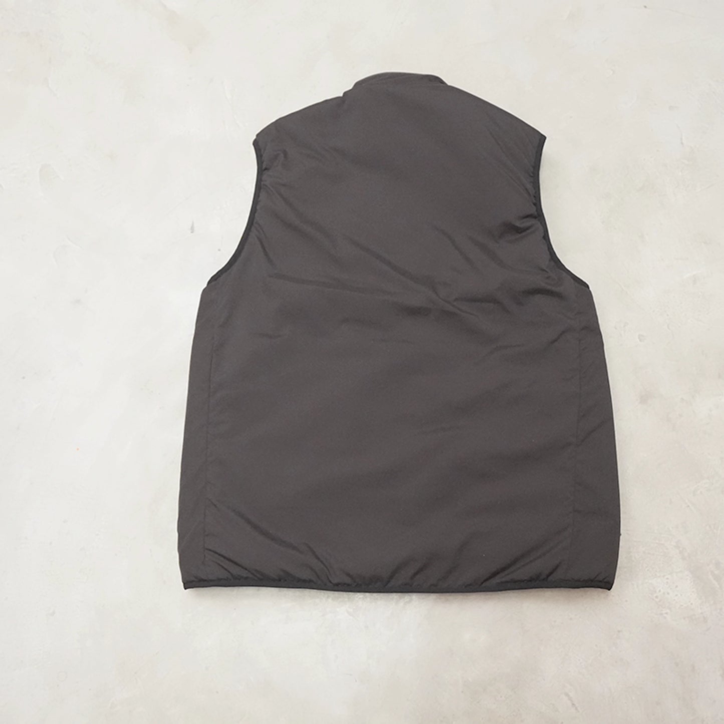【South2 West8】サウスツーウエストエイト men's Insulator Vest-Poly Peach Skin "Black"