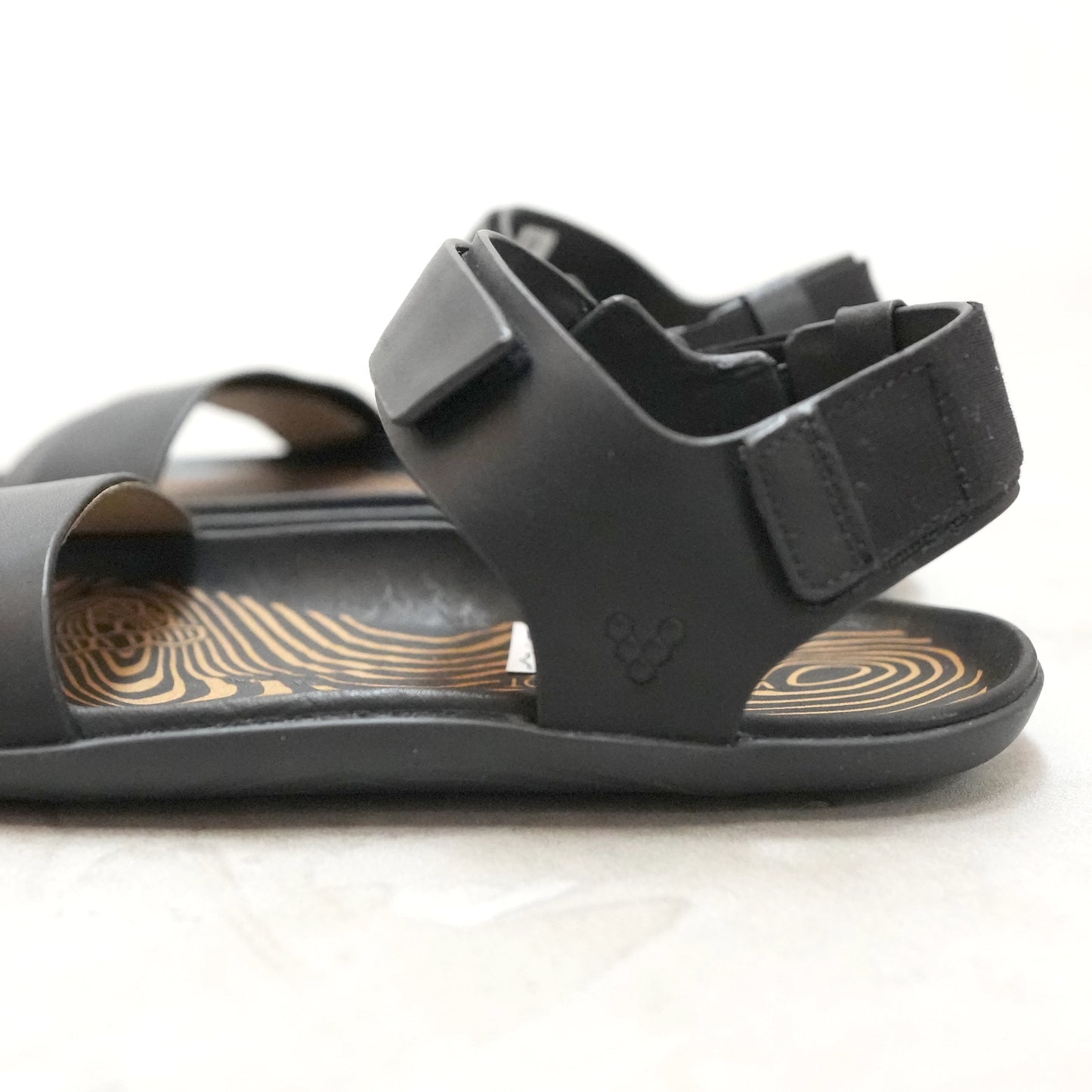 【VIVOBAREFOOT】ヴィヴォ ベアフット women's Sensus YIN Sandal "2Color"