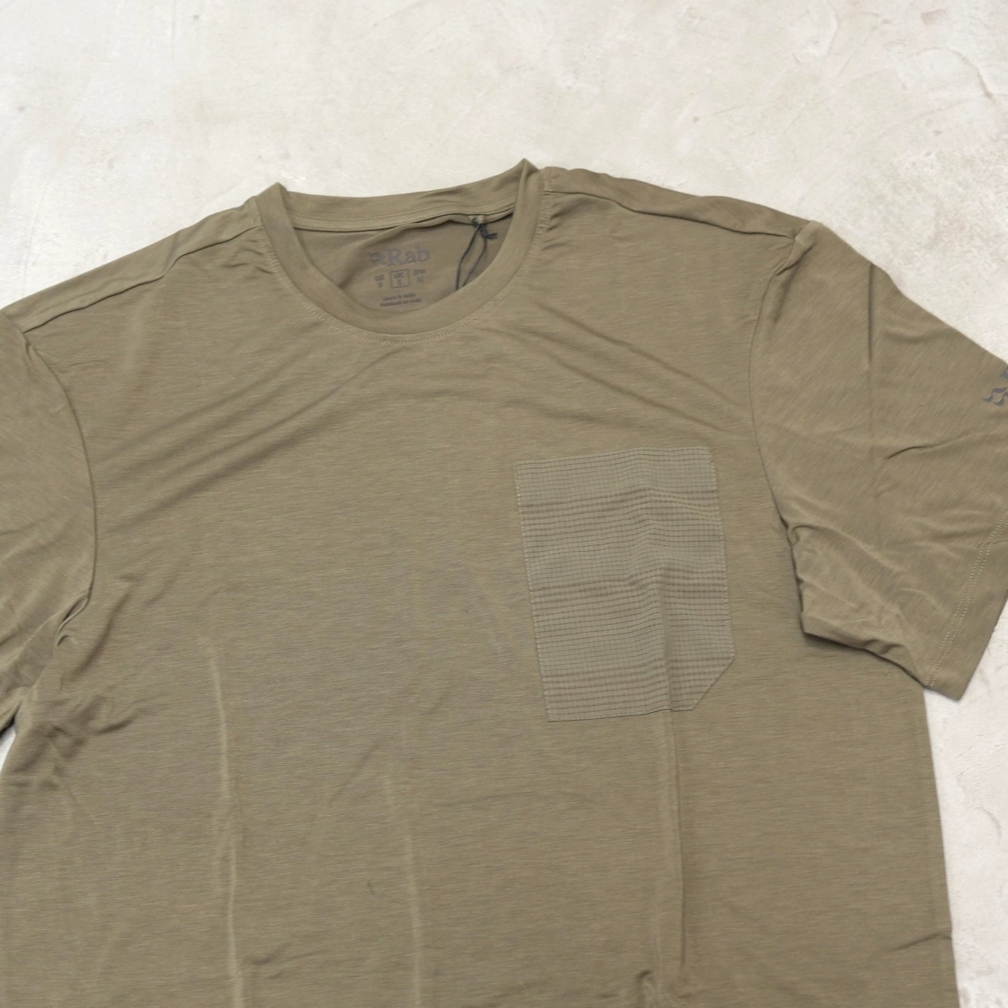 Rab ラブ Rivelin Pocket Tee – Yosemite