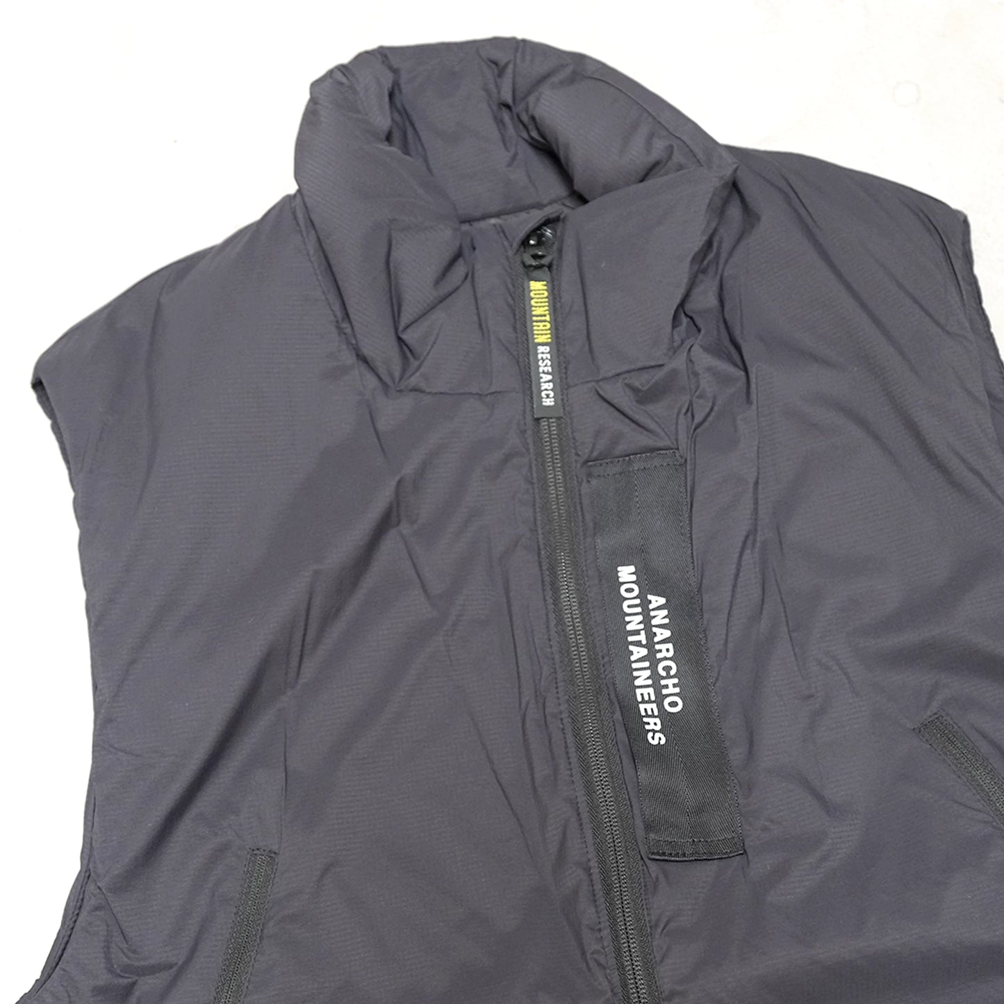 【Mountain Research】マウンテンリサーチ ID Vest (Insulation) "Black"