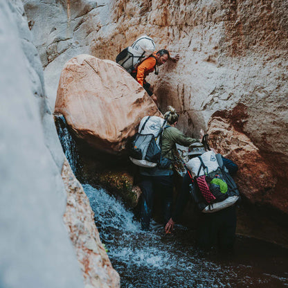 【Hyperlite Mountain Gear】ハイパーライトマウンテンギア New Junction ”２Color”