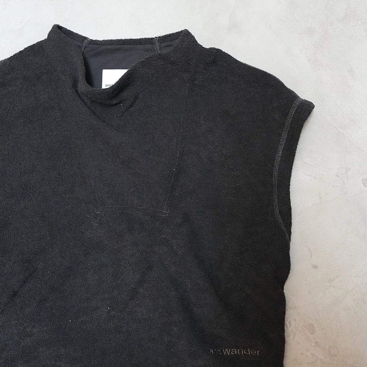 【and wander】アンドワンダー women's PE warm pile vest "2Color"