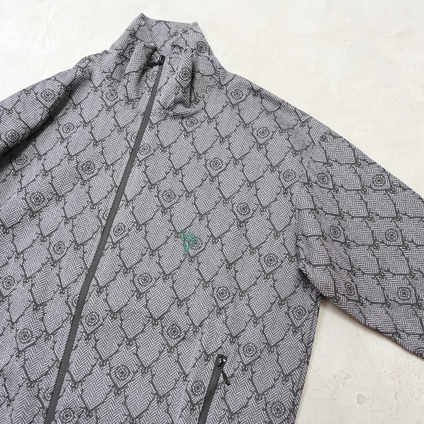 【South2 West8】サウスツーウエストエイト men's Trainer Jacket-Poly Jq./Skull&Target "Gray"