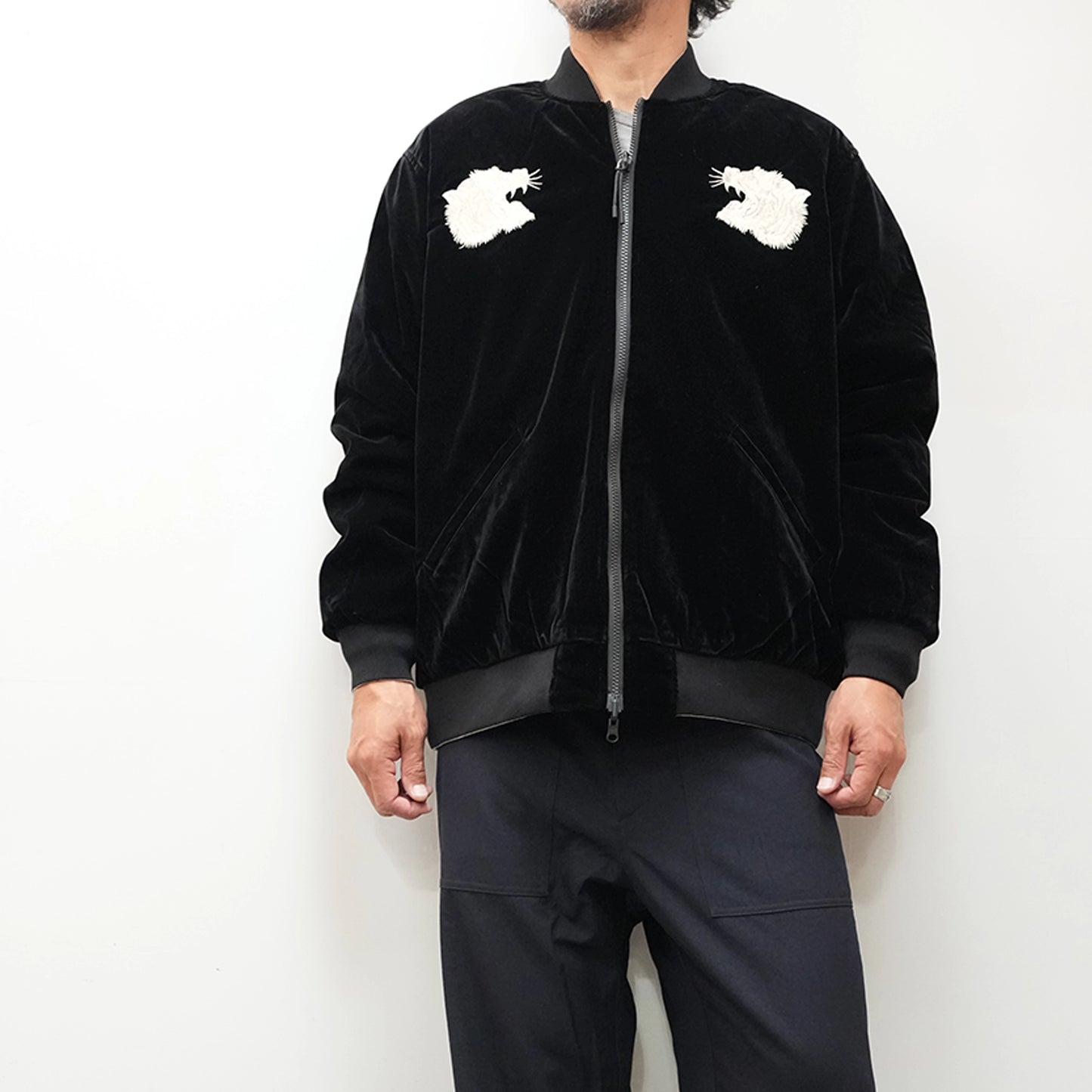 【TAION】タイオン unisex Japan Special Reversible Sukajan Down Jacket "Black×Silver×Beige"