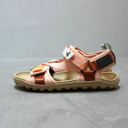 【VIVOBAREFOOT】ヴィヴォ ベアフット women's Tracker Ora Sandal "Coral"