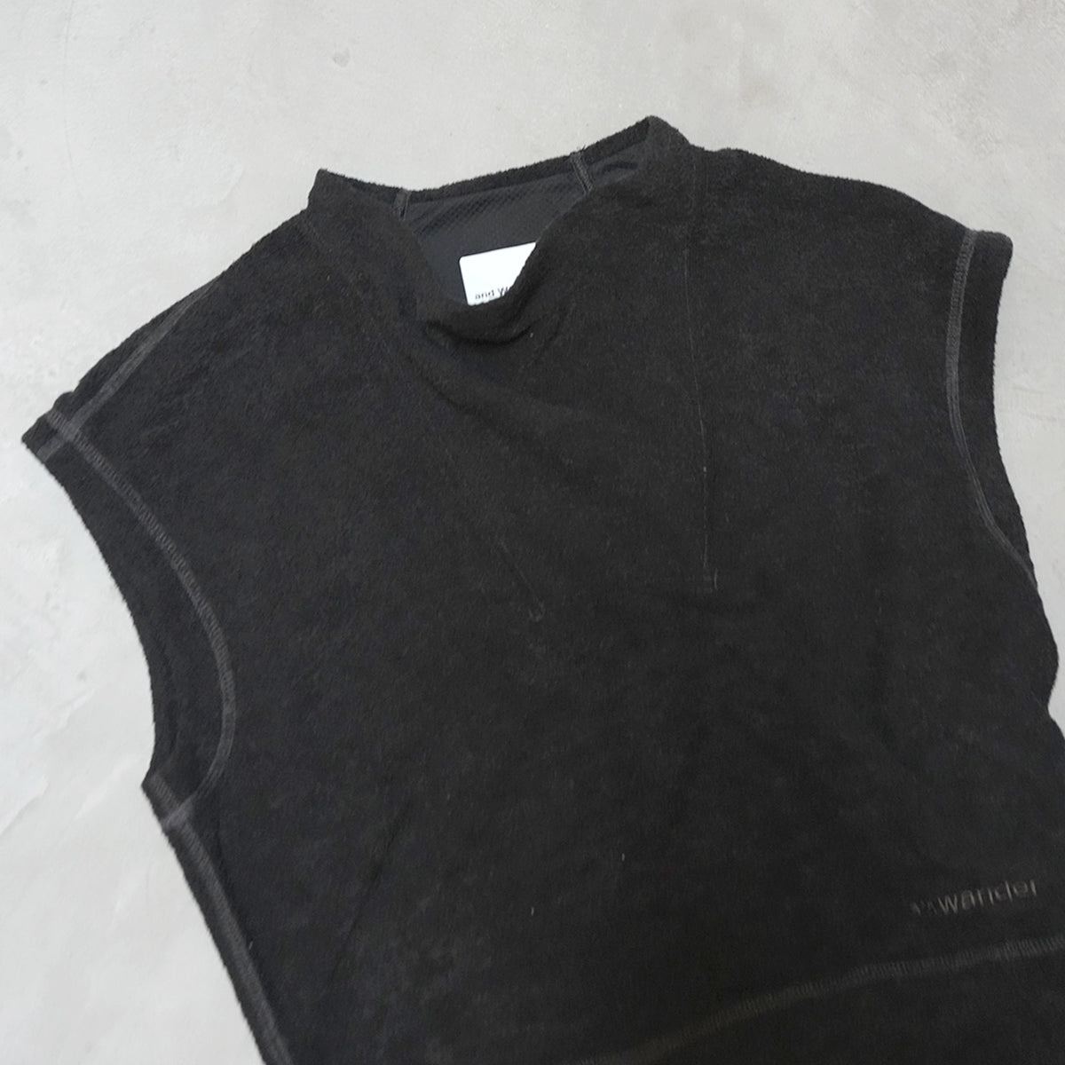【and wander】アンドワンダー women's PE warm pile vest "2Color"