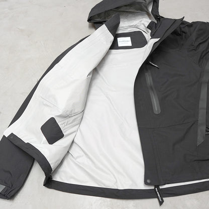 【and wander】アンドワンダー women's 2.5L hiker rain jacket "2Color"