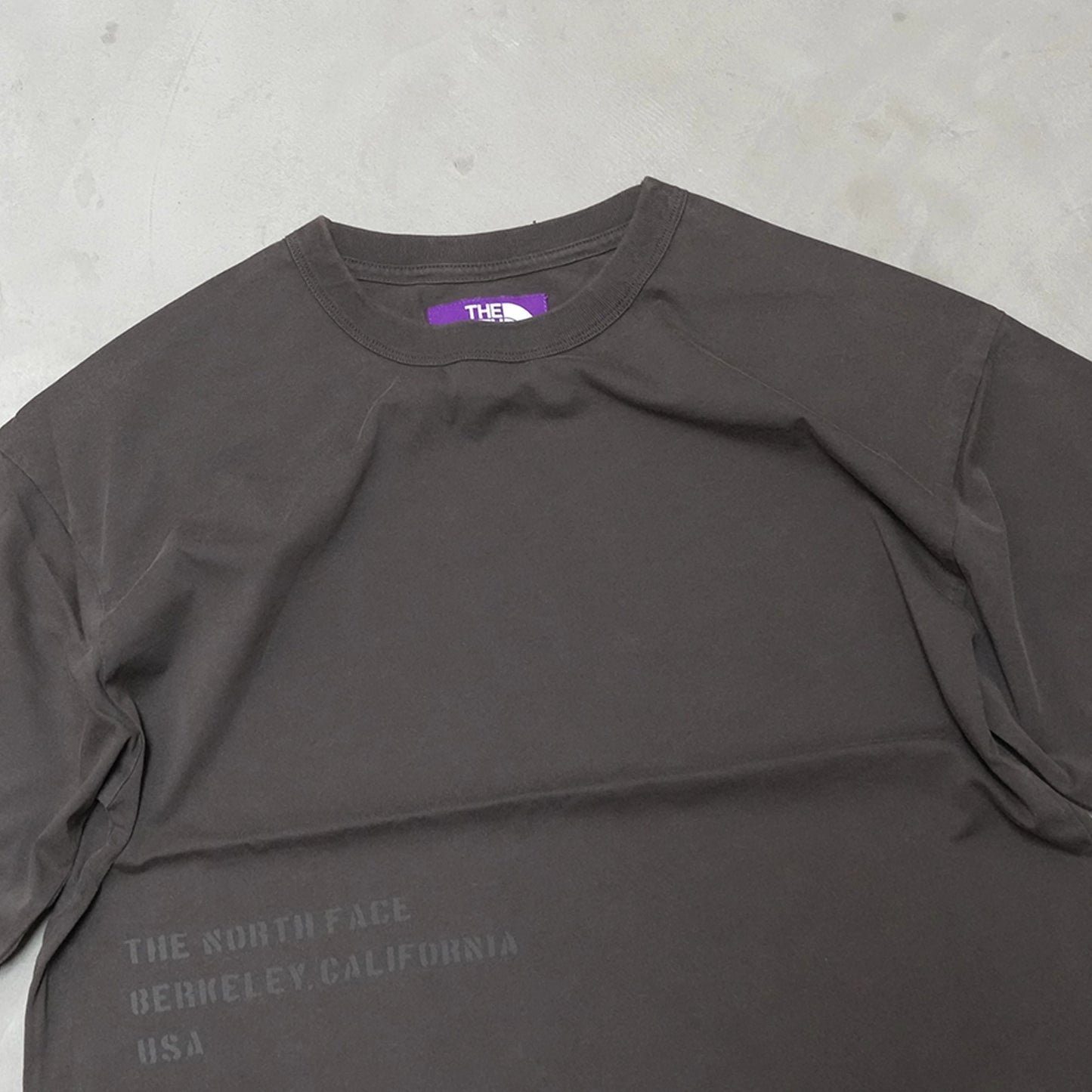 【THE NORTH FACE Purple Label】ノースフェイスパープルレーベル  women's Garment Dyed Lettered Field Tee "Charcoal" ※ネコポス可