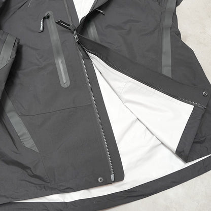 【and wander】アンドワンダー women's 2.5L hiker rain jacket "2Color"