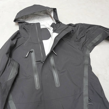【and wander】アンドワンダー women's 2.5L hiker rain jacket "2Color"