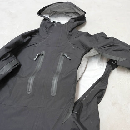 【and wander】アンドワンダー women's 2.5L hiker rain jacket "2Color"