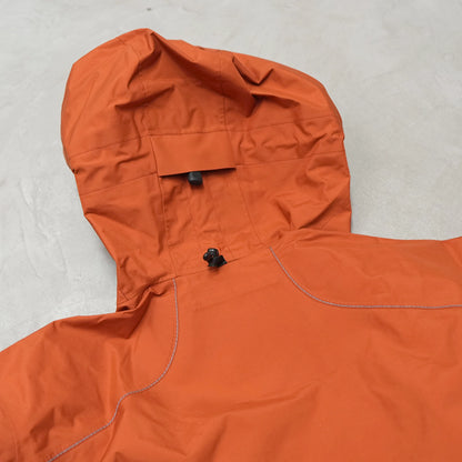 【and wander】アンドワンダー women's 2.5L hiker rain jacket "2Color"