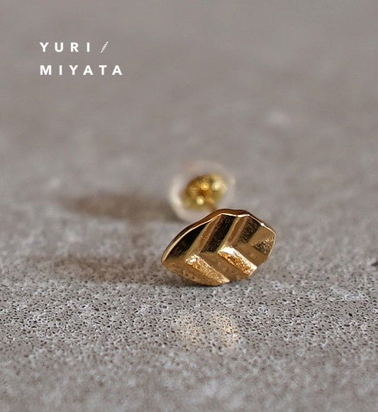 【YURI/MIYATA】ミヤタ ユリ Pierce Leaf / Stripe Gold "Gold"