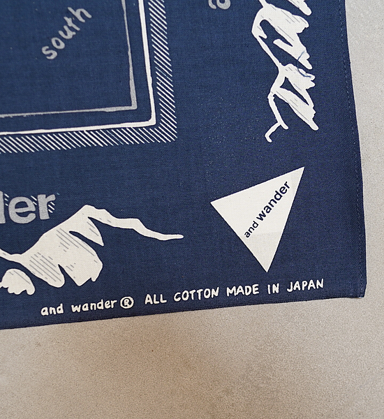 【and wander】アンドワンダー reflective words bandanna "3Color" ※ネコポス可