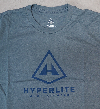 【Hyperlite Mountain Gear】ハイパーライトマウンテンギア Vertical Logo Tee ”3Color”  ※ネコポス可