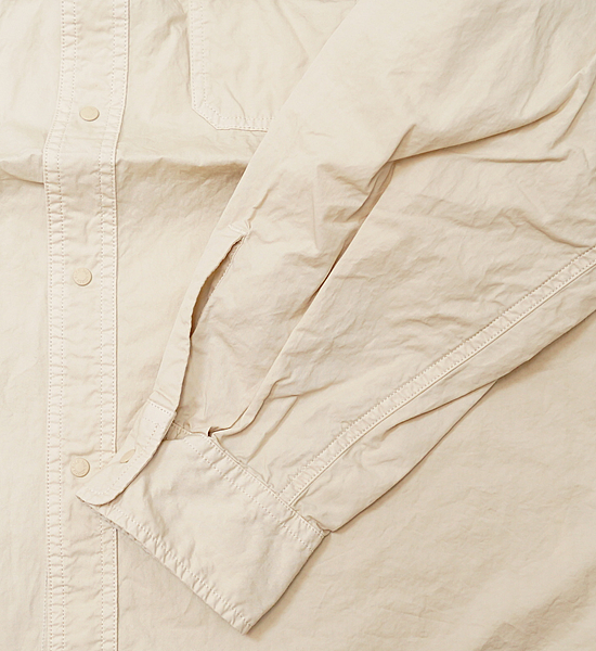 【THE NORTH FACE PURPLE LABEL】ノースフェイスパープルレーベル men's Lightweight Twill Big Work Shirt "Sand Beige"