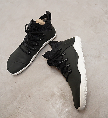 【VIVOBAREFOOT】ビボベアフット men's Magna FG "Obsidian×White"