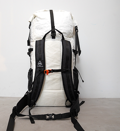 【Hyperlite Mountain Gear】ハイパーライトマウンテンギア Elevate22 ”White”