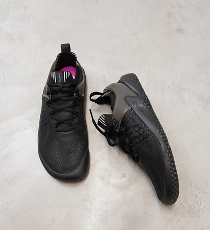 【VIVOBAREFOOT】ビボベアフット men's Motus Strength "Obsidian"