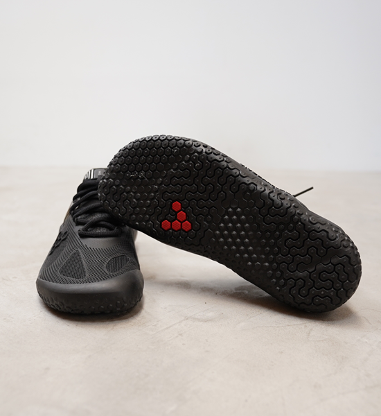 【VIVOBAREFOOT】ビボベアフット men's Motus Strength "Obsidian"