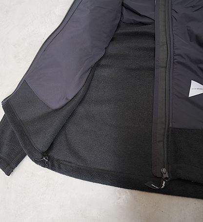 【and wander】アンドワンダー men's top fleece jacket "Black"