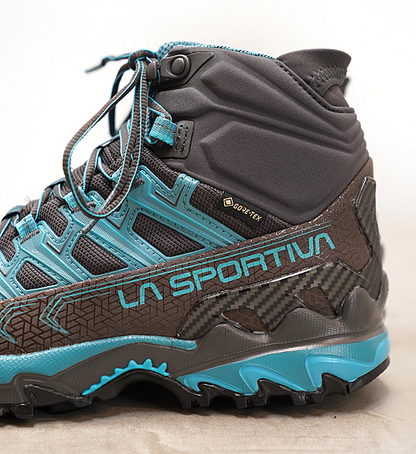 【LA SPORTIVA】ラ・スポルティバ women's Ultra Raptor Ⅱ Mid GTX ”Carbon×Topaz”