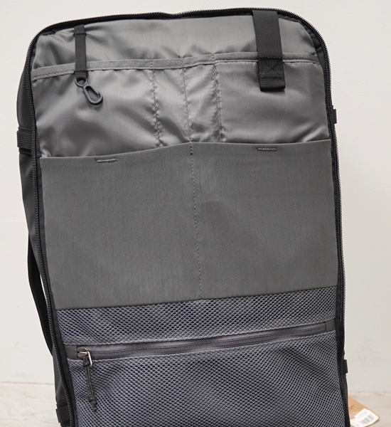 【patagonia】 パタゴニア Black Hole Mini MLC 30L ”BLK”