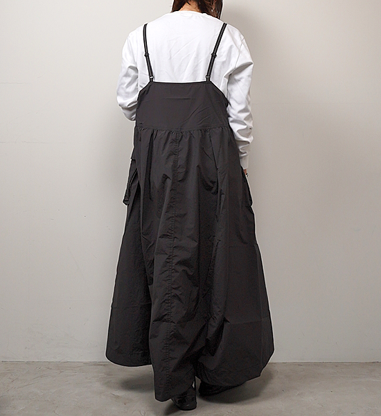 【and wander】アンドワンダー oversized cargo dress "2Color"