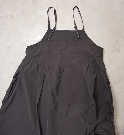 【and wander】アンドワンダー oversized cargo dress "2Color"