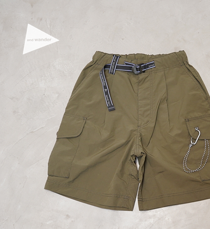 【and wander】アンドワンダー oversized cargo short pants "Khaki"