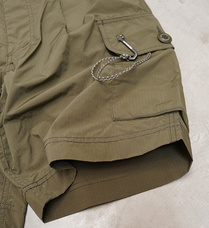 【and wander】アンドワンダー oversized cargo short pants "Khaki"