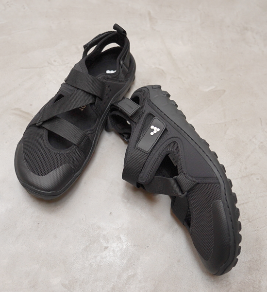 【VIVOBAREFOOT】ヴィヴォ ベアフット women's Tracker Sandal "Obsidian"