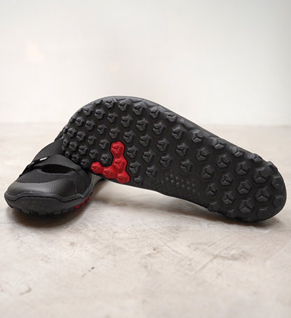 【VIVOBAREFOOT】ヴィヴォ ベアフット women's Tracker Sandal "Obsidian"