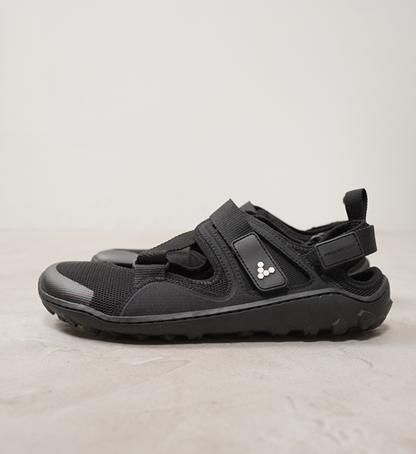 【VIVOBAREFOOT】ヴィヴォ ベアフット women's Tracker Sandal "Obsidian"