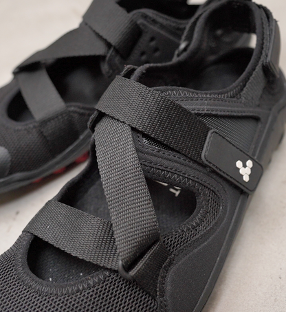 【VIVOBAREFOOT】ヴィヴォ ベアフット women's Tracker Sandal "Obsidian"