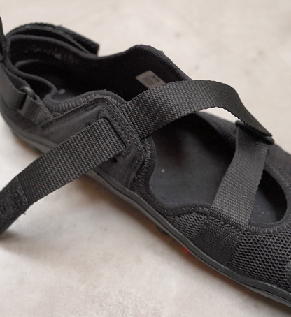 【VIVOBAREFOOT】ヴィヴォ ベアフット women's Tracker Sandal "Obsidian"