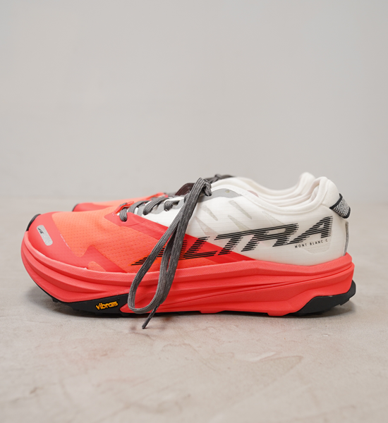 【ALTRA】アルトラ men's Mont Blanc Carbon "White×Coral"