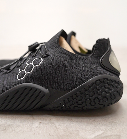 【VIVOBAREFOOT】ビボベアフット men's Motus Flex "Obsidian"