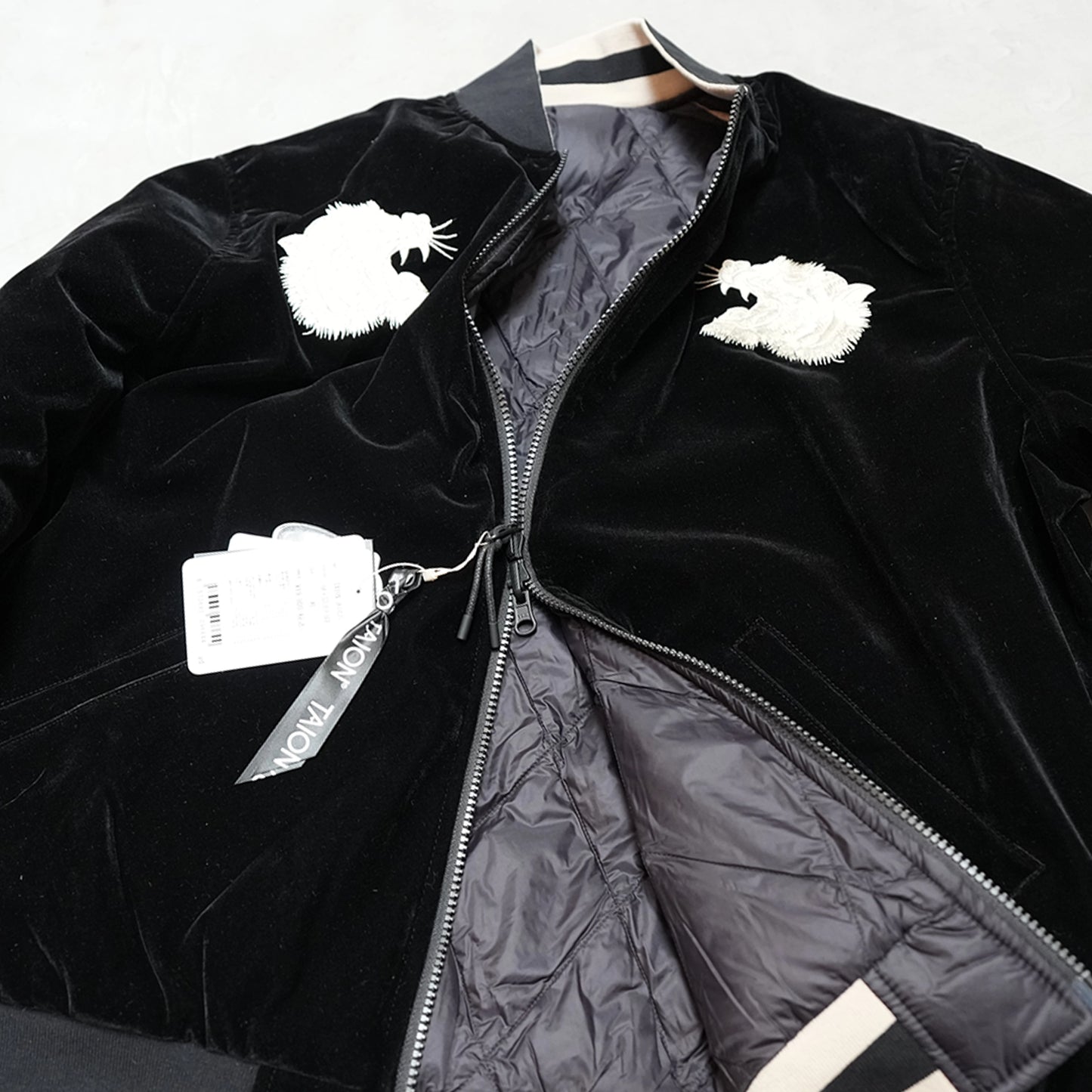 【TAION】タイオン unisex Japan Special Reversible Sukajan Down Jacket "Black×Silver×Beige"