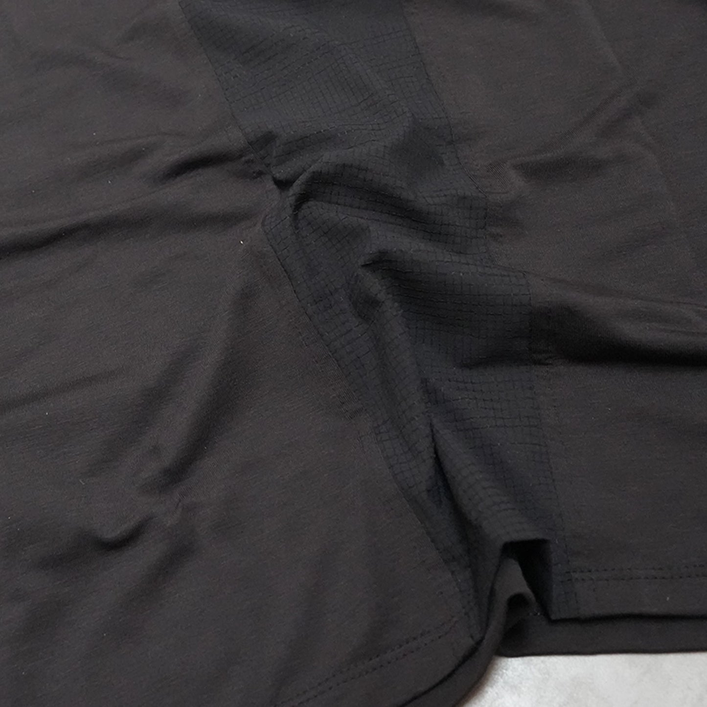 【Rab】ラブ women's Rivelin Crop Tee "Black" ※ネコポス可