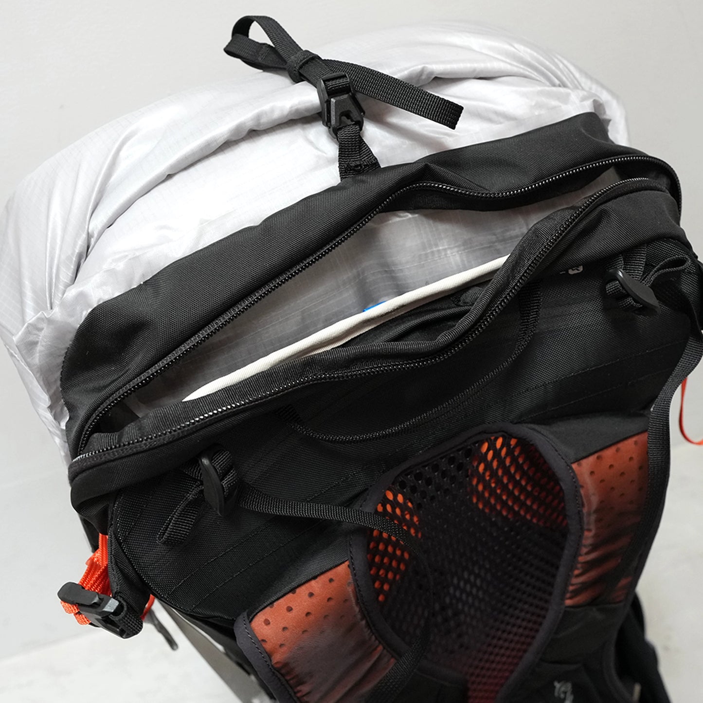 【Rab】ラブ Women's Syclon XP 38ND "Black×Dark Pewter"