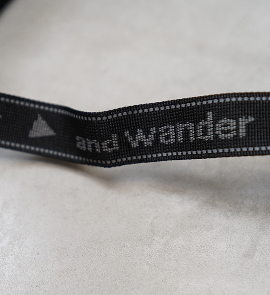 【and wander】アンドワンダー waterproof sacoche "Black"