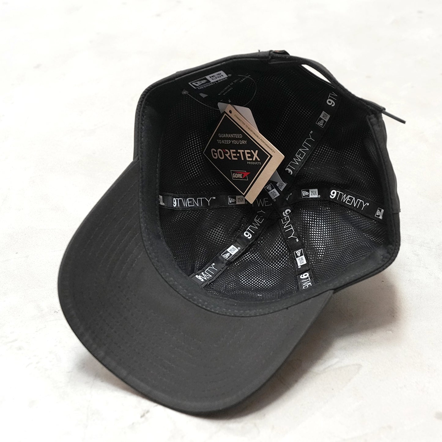 【NEW ERA OUTDOOR】ニューエラアウトドア 9TWENTY Velcro Strap GORE-TEX 2L "Black"