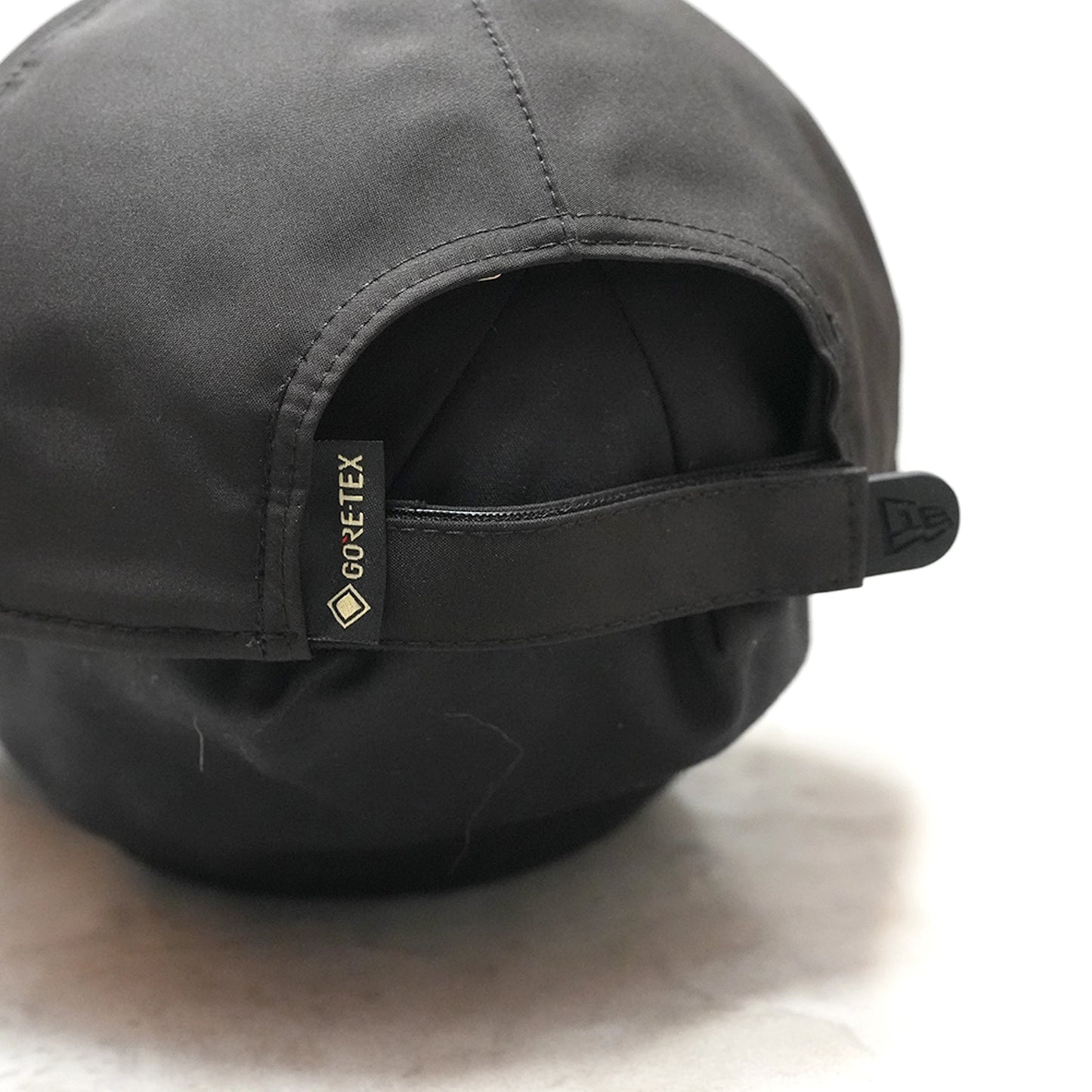 【NEW ERA OUTDOOR】ニューエラアウトドア 9TWENTY Velcro Strap GORE-TEX 2L "Black"