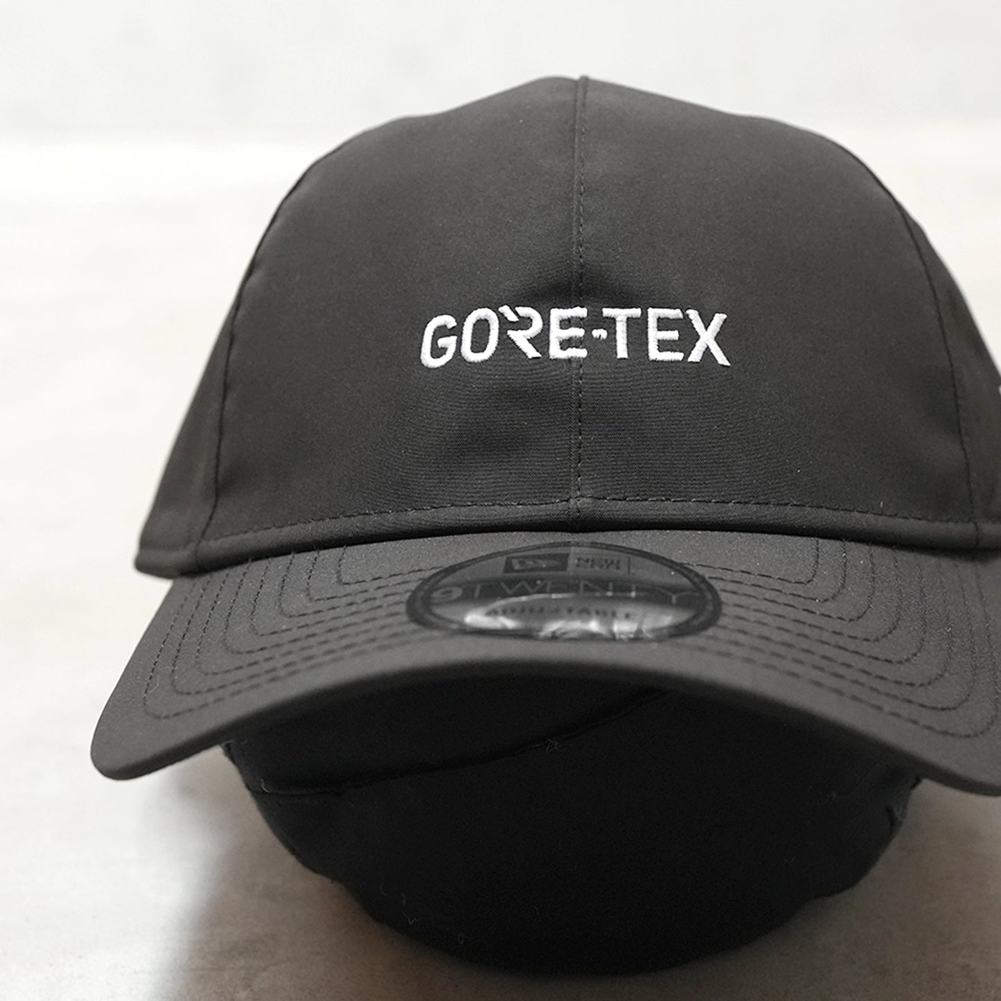 【NEW ERA OUTDOOR】ニューエラアウトドア 9TWENTY Velcro Strap GORE-TEX 2L "Black"