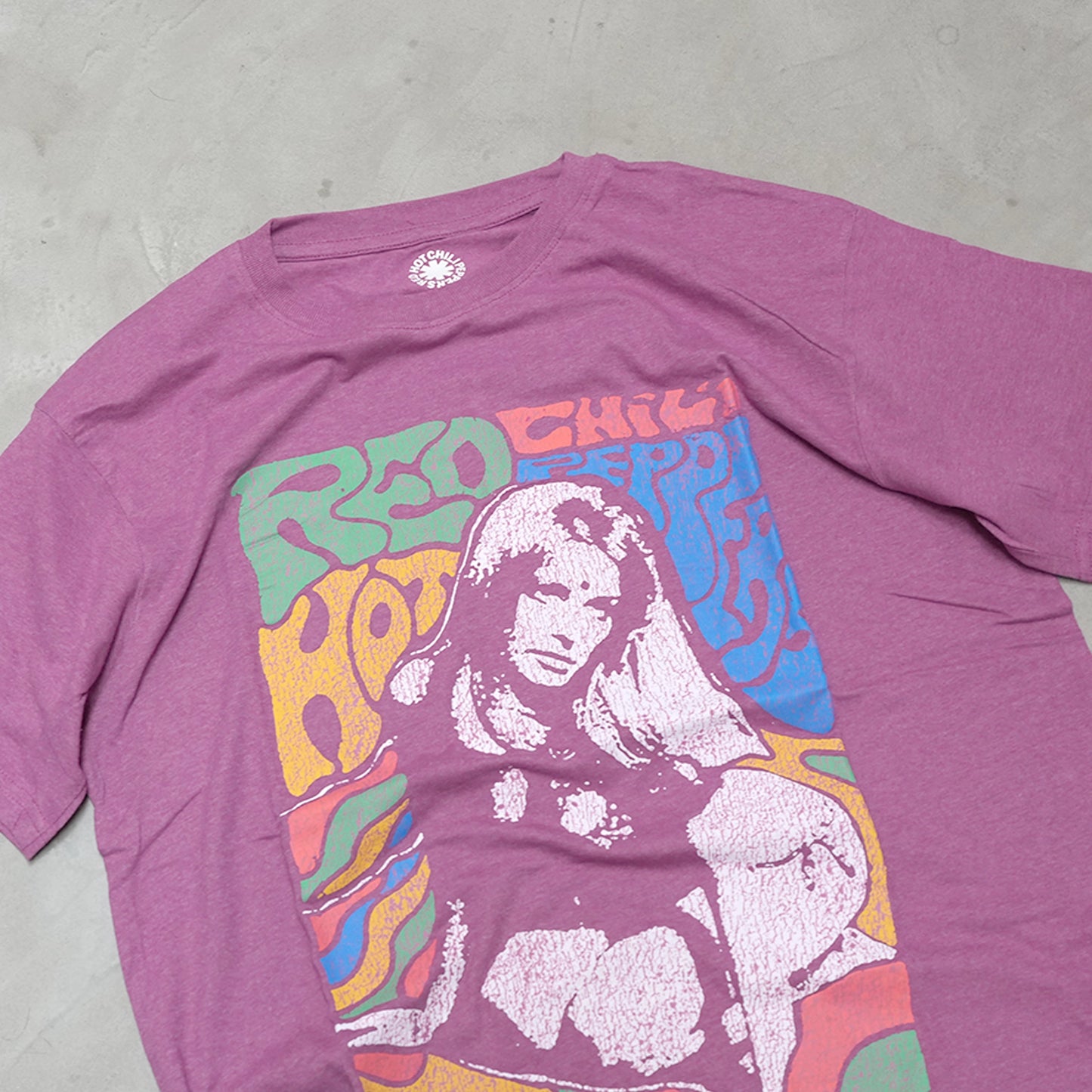 【MUSIC TEE】 R.H.C.P 'Kneelinng Girl' Tee "Pink" ※ネコポス可