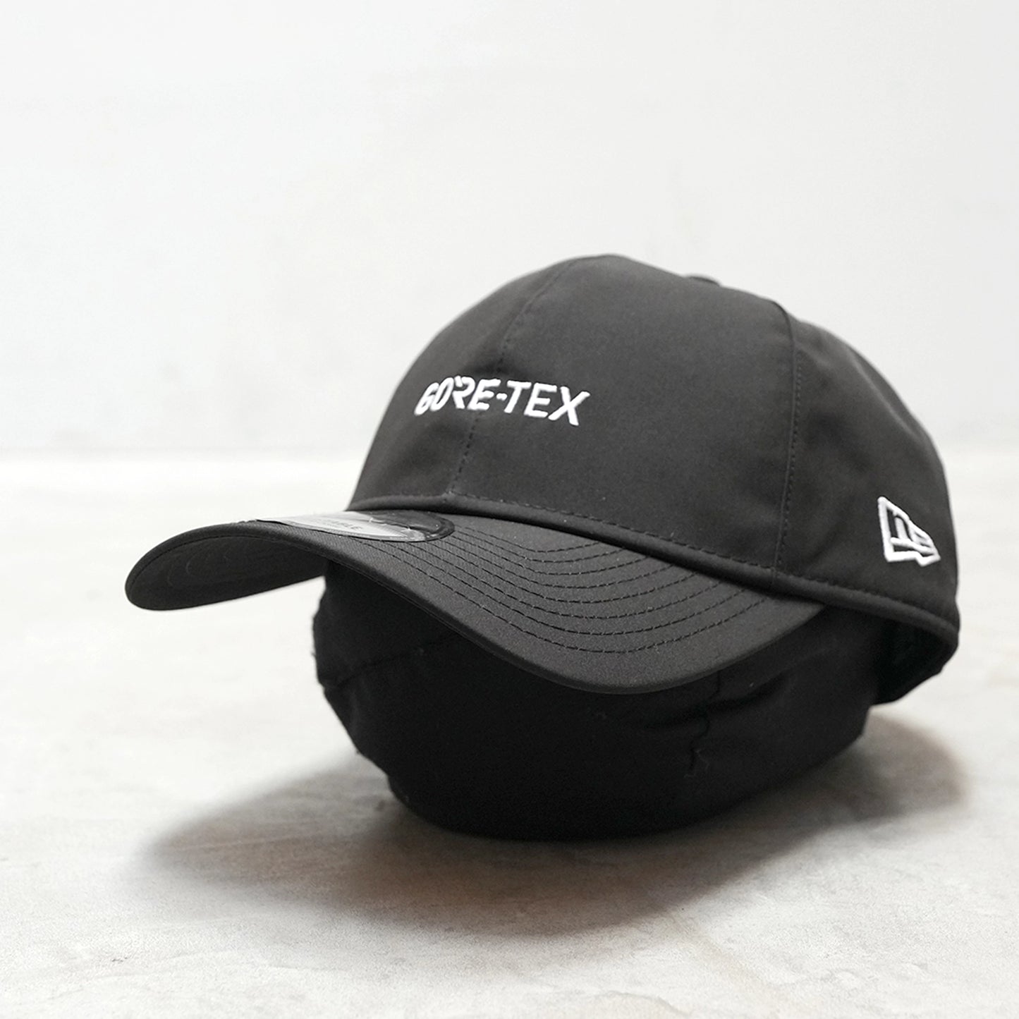 【NEW ERA OUTDOOR】ニューエラアウトドア 9TWENTY Velcro Strap GORE-TEX 2L "Black"